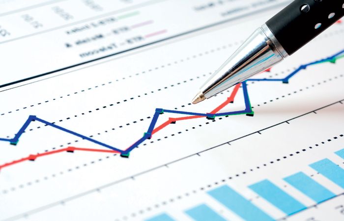Data-Corporate-Finance-Business-Pen-Graph-Growth-700x450.jpg
