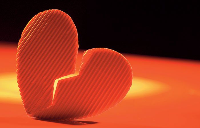 Broken-Heart-Relationship-Sad-Feelings-Hurt-700x450.jpg