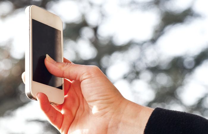 iPhone-Mobile-Tech-Technology-700.jpg