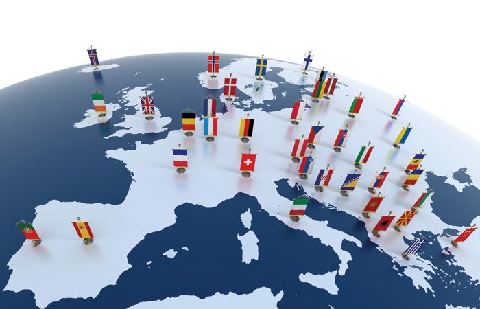 Europe-European-Flags-EU-700.jpg