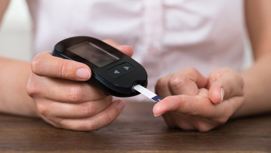 Diabetes-treatment-Glucometer-530x300.jpg